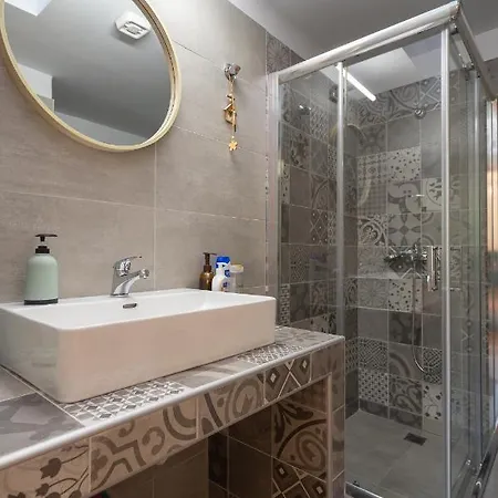 The House Under The Rocks Of Meteora 1 *