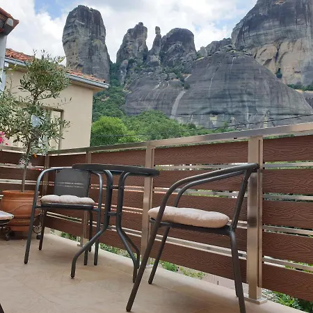 The House Under The Rocks Of Meteora 1 Apartament