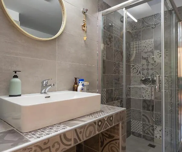 The House Under The Rocks Of Meteora 1 *